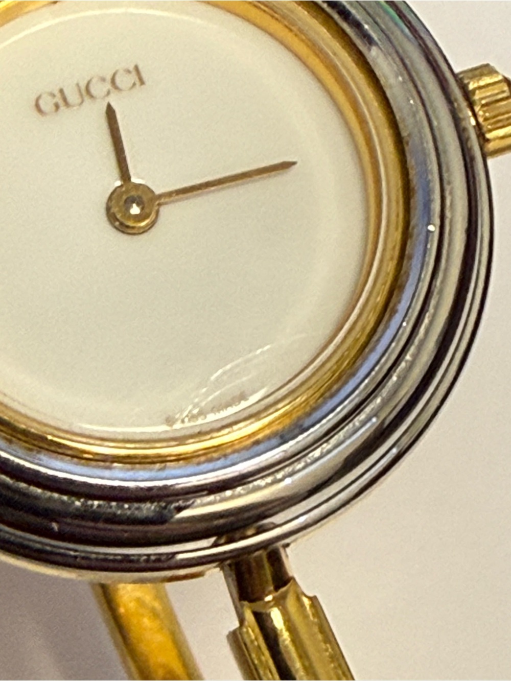 Vintage Gucci Bezel Watch • Swiss Made • Gold Tone • 3 Extra Bezels - Picture 5 of 11